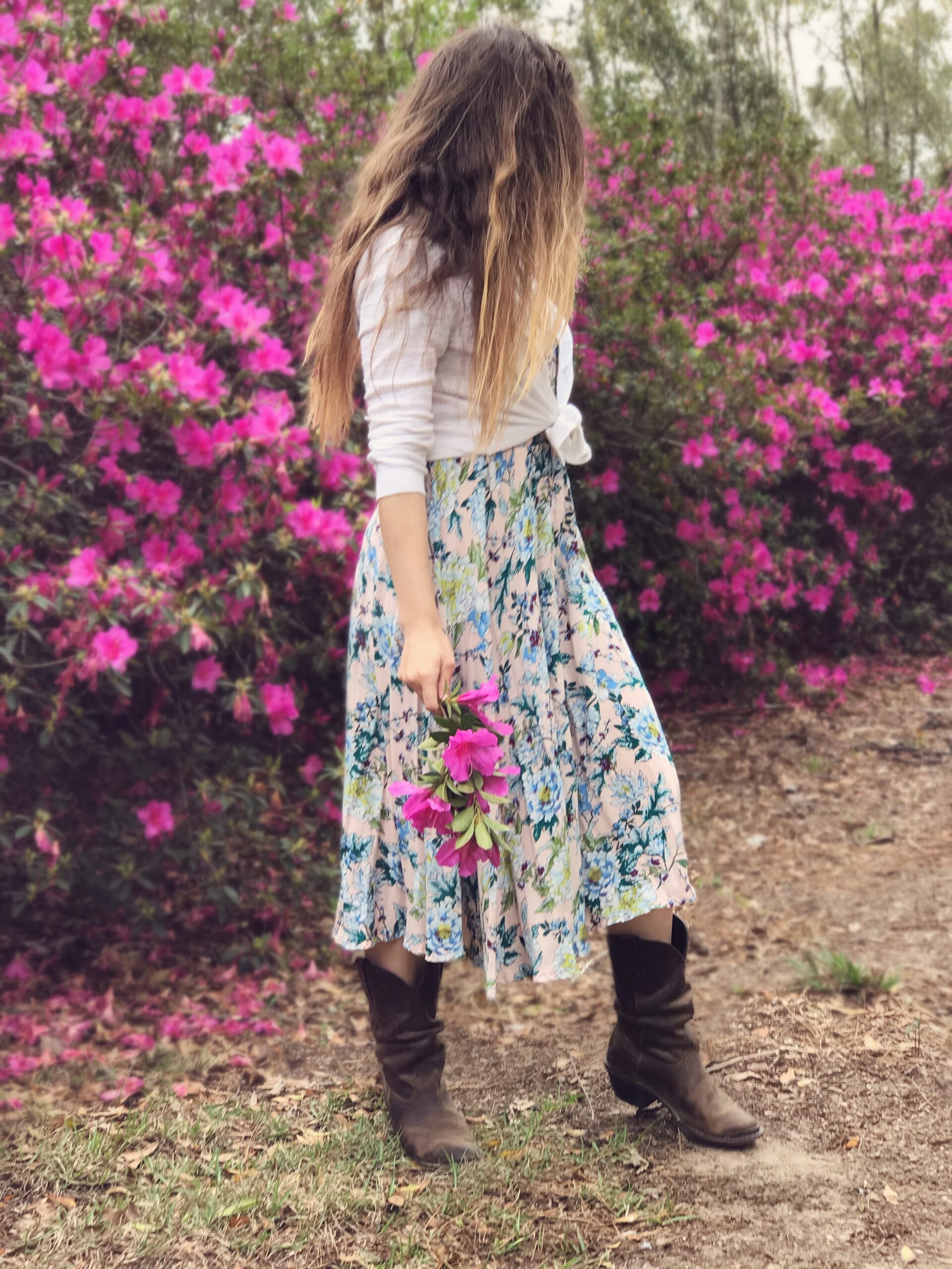 Farmhouse Feminine Fashion: FLORAL PRINTS - Whatever is Lovely